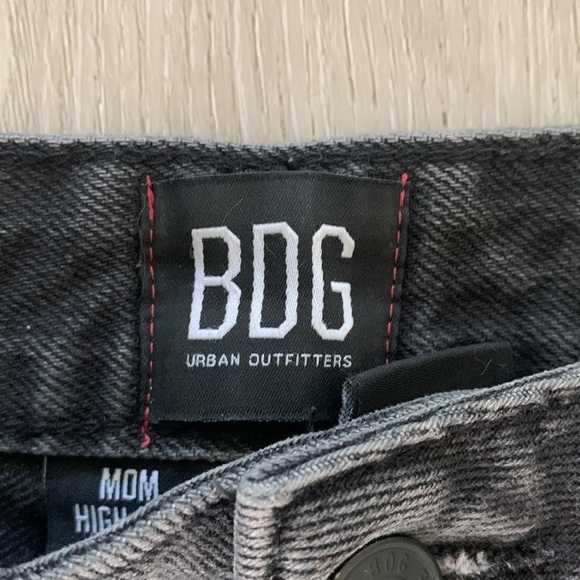 BDG Urban Outfitters Mom High-Rise 25 Black Denim Jeans - Picture 3 of 7